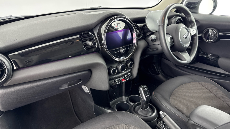 MINI Hatchback 1.5 Cooper Classic Premium 3dr Petrol Hatchback